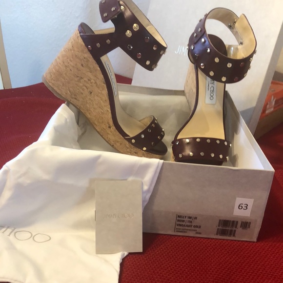 Jimmy choo shinny leather w/ studs. Vino and light gold in color Nelly 100 - Picture 2 of 9